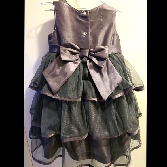 🥁2/$35 4-5 yrs-Heirloom gray tulle list - Picture 2 of 15